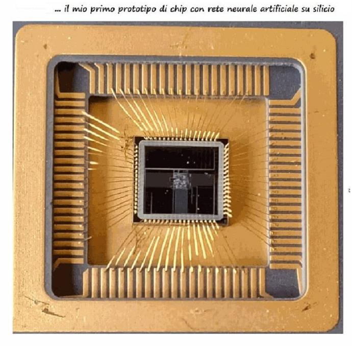 Foto del primo prototipo microchip neurale 1994